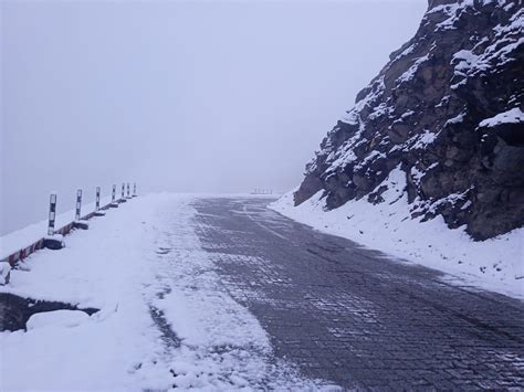 J&K | Fresh Snowfall Briefly Halts Traffic On Sonamarg-Zojila Highway ...