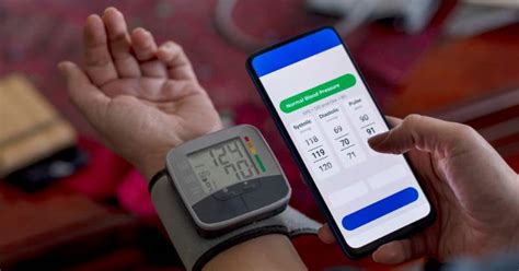 Wearable Technology for Health Monitoring : Pros, Cons, & What's Next