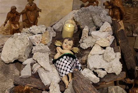 'Worst Christmas ever' in birthplace of Jesus as impact of war empties Bethlehem | Astro Awani