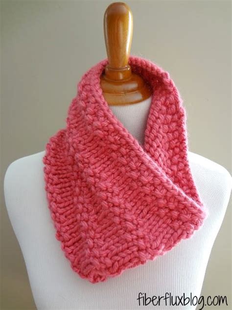 Free Knitting Pattern...Bubblegum Cowl! - fiberfluxblog.com | Cowl knitting pattern, Free ...