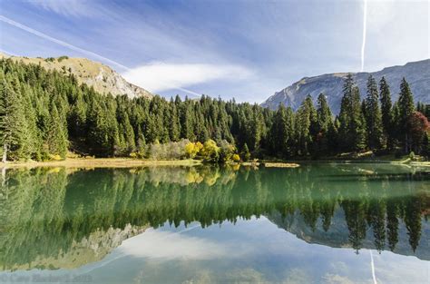 Sights of Savoie - Taste of Savoie | Mountain lakes, Savoie, Haute-savoie