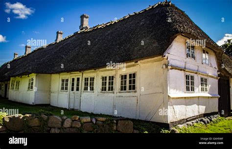 The old white house Stock Photo - Alamy