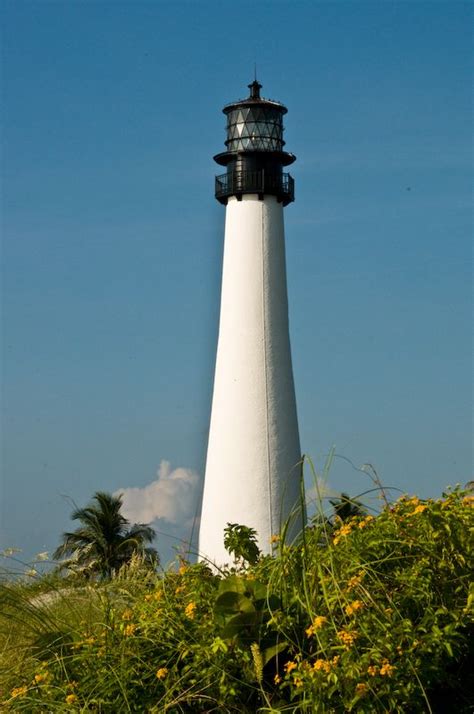 Cape Florida | Florida lighthouses, Lighthouses usa, Cape florida lighthouse