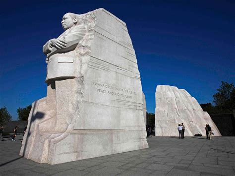 Martin Luther King Jr. memorial - Photo 1 - Pictures - CBS News