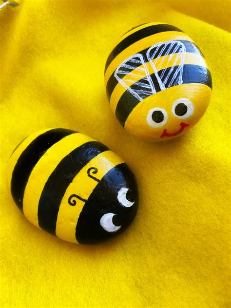 Painted Bumble Bee Stones Paperweights Bumble Bee Art | Etsy