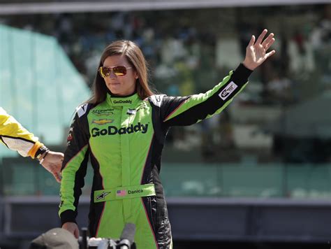 Danica Patrick crashes out of final race at Indianapolis 500 | MPR News