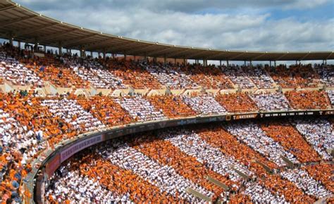 Neyland Stadium Parking Pass, Prices, and Tips [Full Guide]