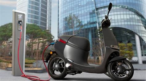 Electric two-wheeler sales in India up over 2.5x to 846,976 units in FY23