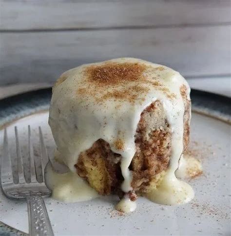 Cinnamon Roll Keto Mug Cake