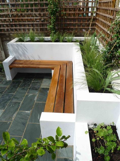 Small courtyard garden with seating area design and layout 85 ...