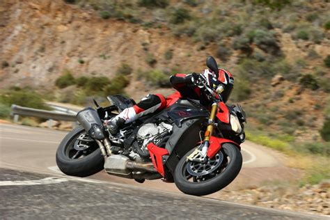 2017 BMW S1000R review | Visordown