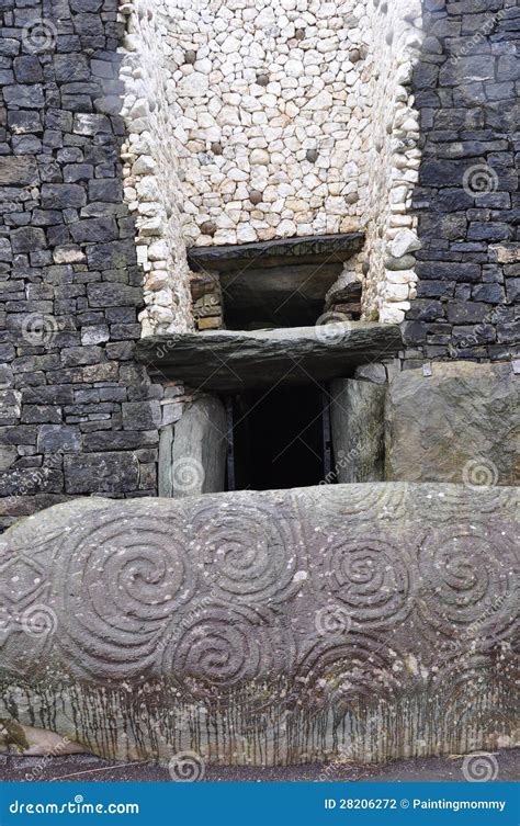 Entrance to Newgrange stock photo. Image of stone, world - 28206272