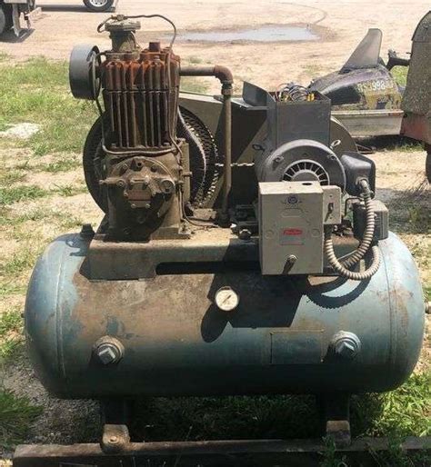 Dayton Air Compressor - Sherwood Auctions