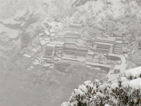 vaishno devi shrine covered with snow #IncredibleIndia