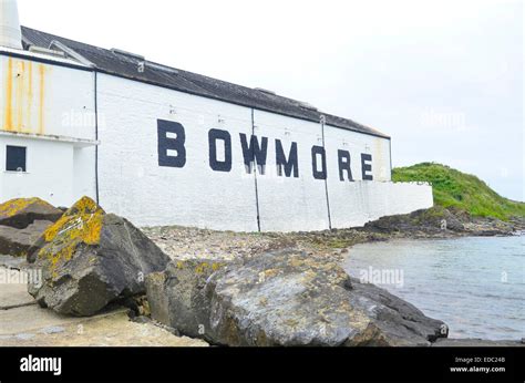 Bowmore Whisky Distillery, Islay, Scotland Stock Photo - Alamy