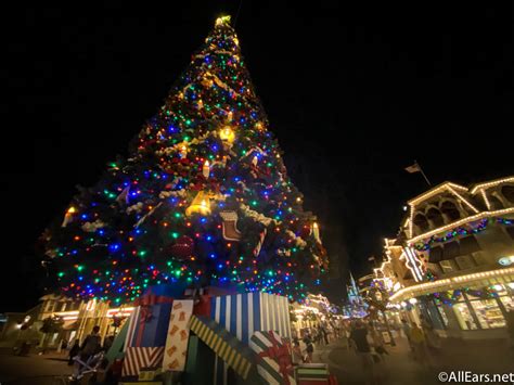 PHOTOS: Go on a 2020 Walt Disney World Christmas Tree Tour! - AllEars.Net