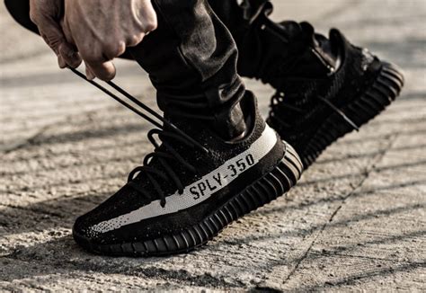 Las Yeezy Boost 350 V2 Black/White salen a la venta este fin de semana