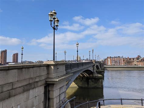 Drivers confused by new pedestrian crossing at Battersea Bridge – South ...