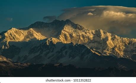 863 Kanchenjunga sunrise Images, Stock Photos & Vectors | Shutterstock