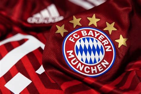 1,255 Bayern Munich Logo Royalty-Free Images, Stock Photos & Pictures ...