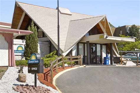 Days Inn Garden of the Gods Colorado Springs - I-25, Exit 146, CO - See Discounts