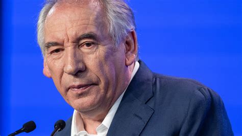 Premier ministre: Emmanuel Macron nomme François Bayrou à Matignon, c ...