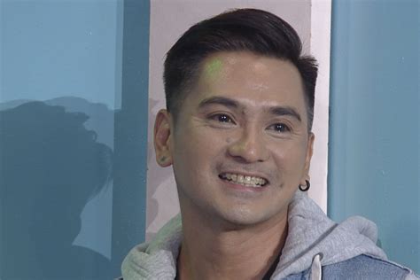 WATCH: Shrieks as Wowie de Guzman reveals face in ‘Showtime ...