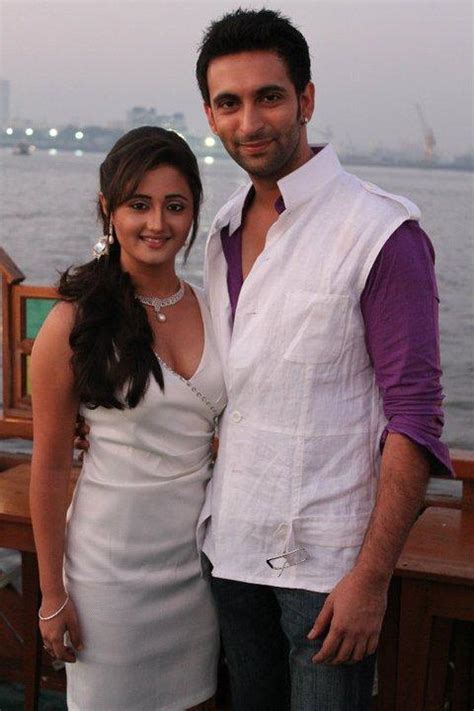 Nandish Sandhu and Rashmi Desai | Veethi