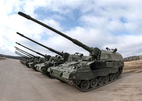 China Delivers VT-4 Tanks, Self-Propelled Artillery to Nigeria ...