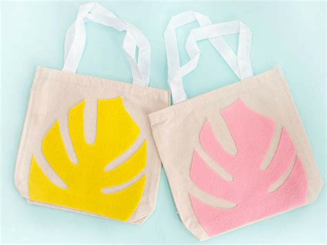 20 PRETTY & PRACTICAL DIY TOTE BAGS - Mad in Crafts