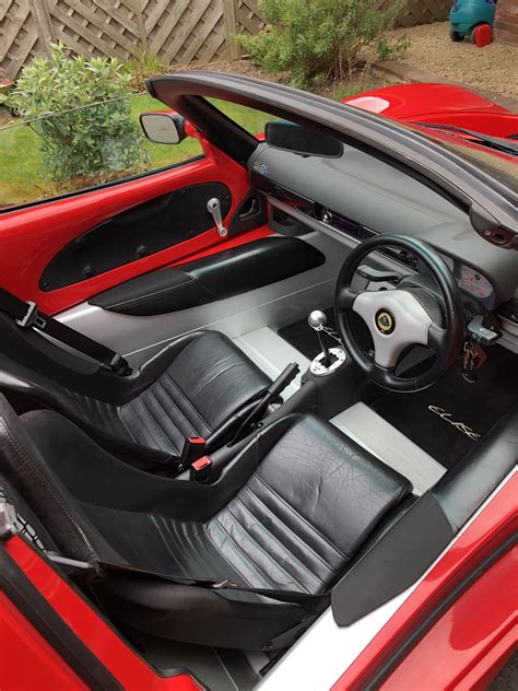 Lotus Elise S1 111s Calypso Red 1999 interior | Lotus elise, Lotus, Lotus car