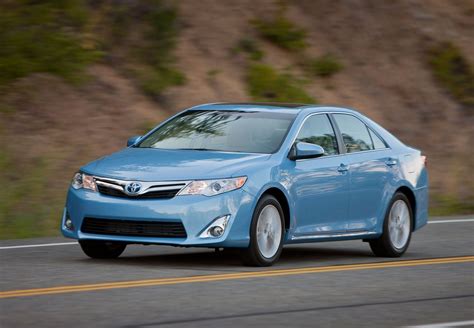 2012 Toyota Camry Hybrid Becomes NADAguides' Car of the Month - autoevolution