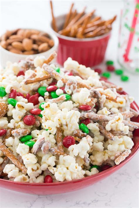 Santa Munch Popcorn Snack Mix {with printable} - Crazy for Crust