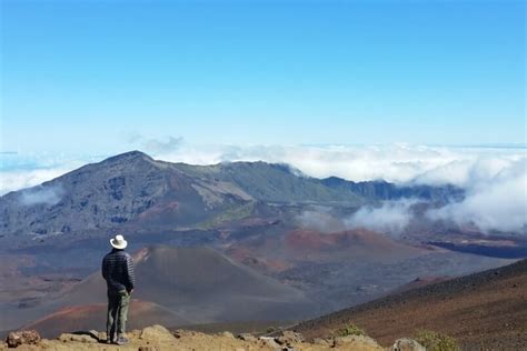 THE Haleakala volcano crater hike in Maui: Sliding Sands Trail for hiking Haleakala summit area ...