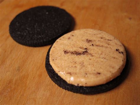Review: Nabisco - Peanut Butter Creme Oreos | Brand Eating