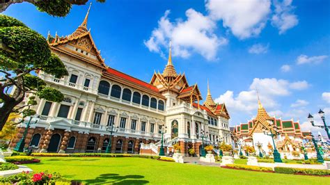 Grand Palace Bangkok, Bangkok - Book Tickets & Tours | GetYourGuide.com