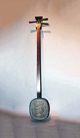 China 'Sanxian' (North) - Hartenberger World Musical Instrument Collection