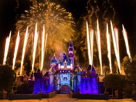 Four Reasons To Take The Kids To Disneyland This Summer | HuffPost