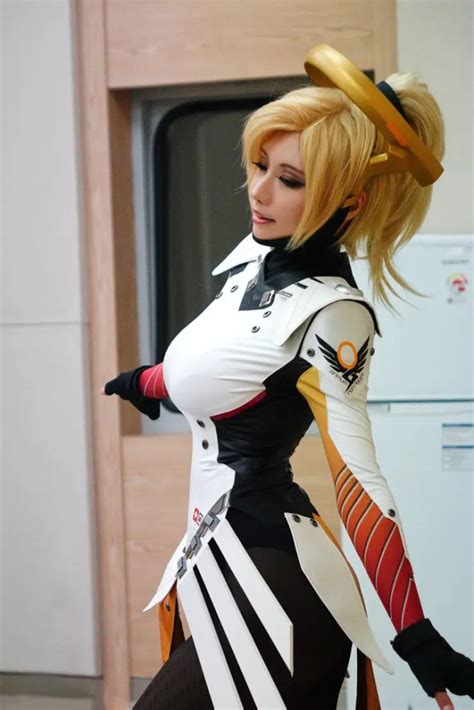 Overwatch: Mercy Cosplay by Tasha • AIPT