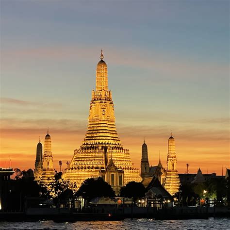 Wat Arun Ratchawararam Ratchawaramahawihan, Bangkok - Temple of Dawn: All you need to know ...