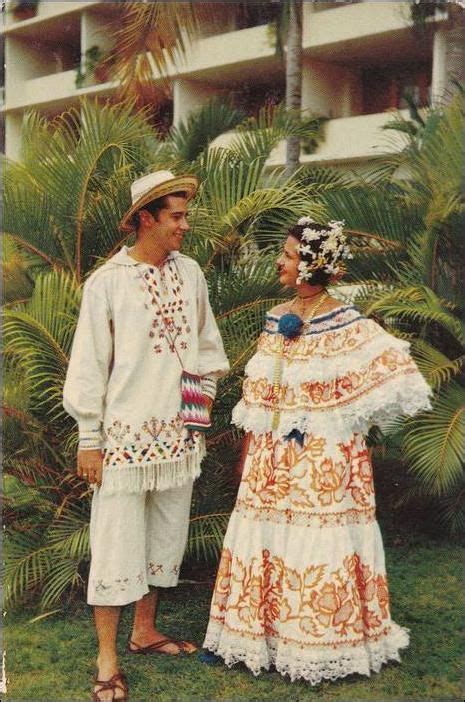 Couple Dressed in Pollera Dress & Montuno Costume During Carnival Time ...