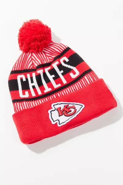 New Era NFL Pom Beanie | Urban Outfitters