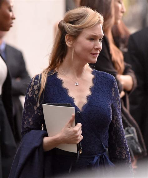 Renee Zellweger Films Bridget Jones in London – Celeb Donut