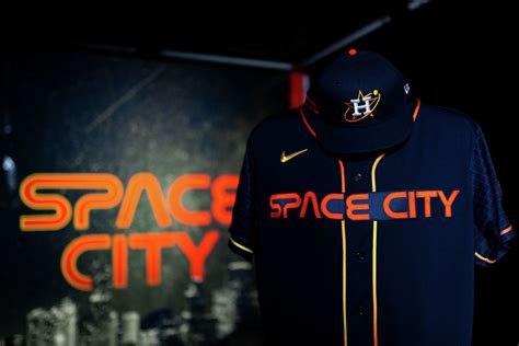 First look: Houston Astros unveil new Space City-themed uniforms ...