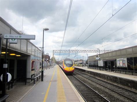 Watford Junction Station, Platform 6... © Roy Hughes cc-by-sa/2.0 :: Geograph Britain and Ireland