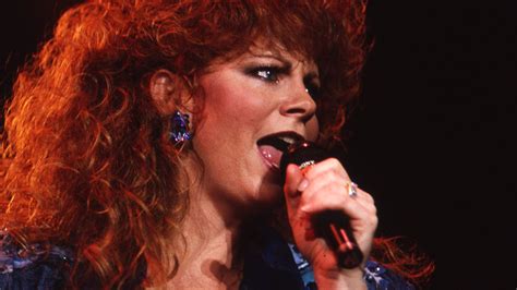 The Tragic Plane Crash That Killed Reba McEntire's Band