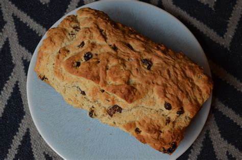 Living Deliciously in SoCal: Bake: Irish Soda Bread with Raisins