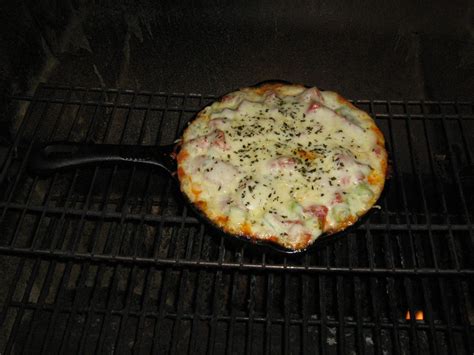 BBQ Pan Pizza : 7 Steps - Instructables