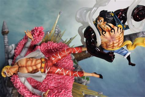 One piece GK/Resin - Luffy Gear 4 vs Doflamingo by Gravity Art Studio