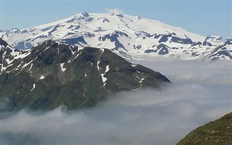 Top 11 Active Alaska Volcanoes That You Must See